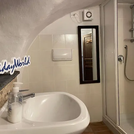 Apartment Lover's Nest By World Baiardo